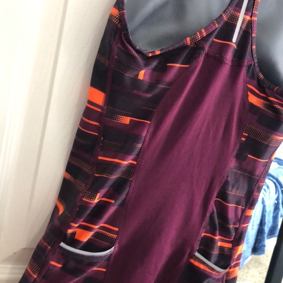 Nike Dri-Fit Running Tank Size XS - Picture 4 of 5